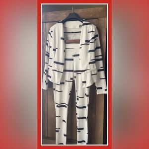 Fun Two-Piece Suit Black and White Stripe Size XL